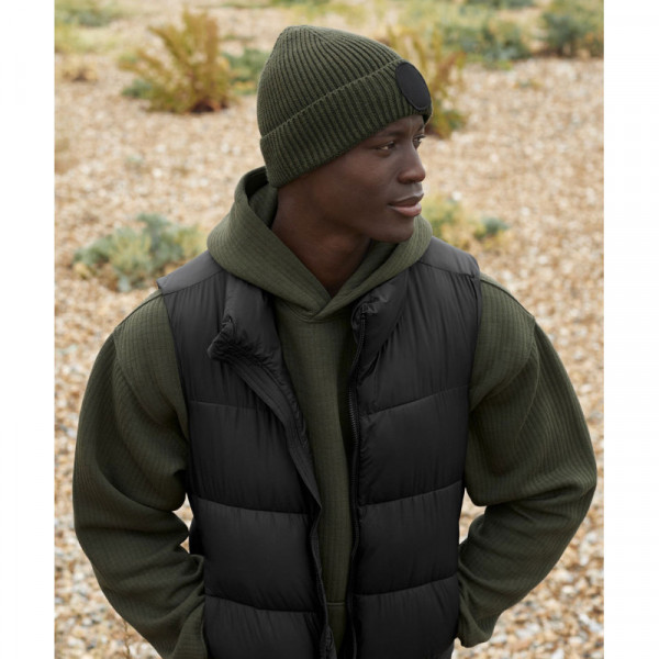 Circular fashion patch beanie