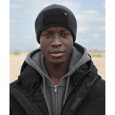 Zip patch beanie