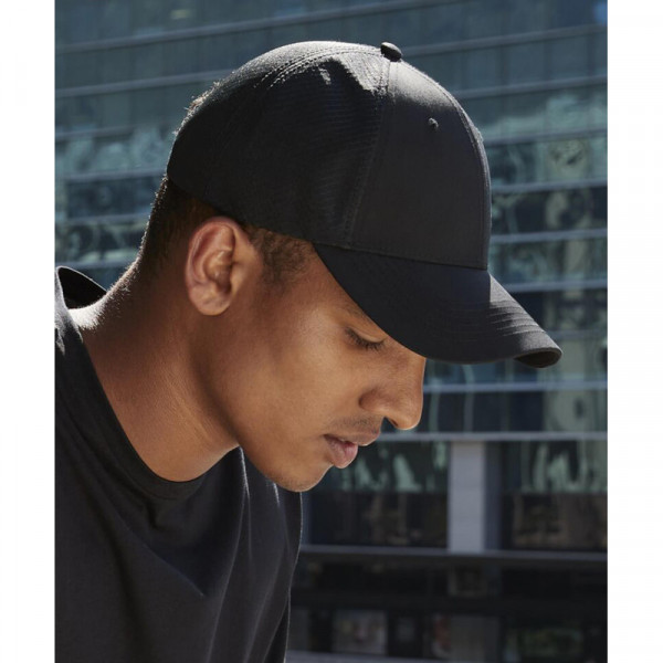 Technical mesh trucker